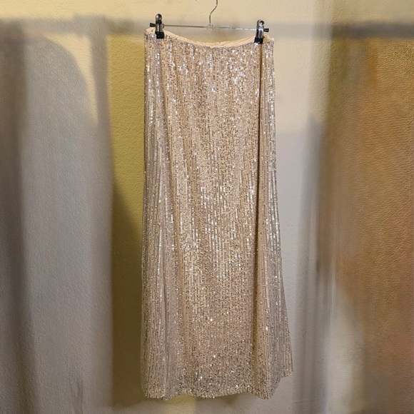 Old Navy Gold Sequin Maxi Skirt - Picture 1 of 2
